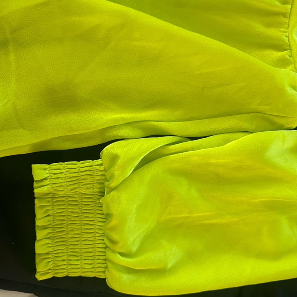 Neon/flourescent top made by torrid size 1 baby doll style, worn once - Picture 3 of 6